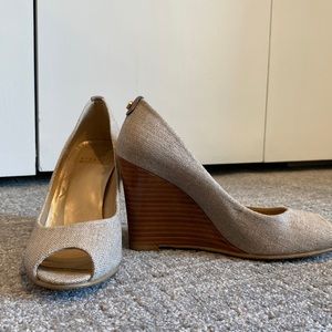 Stuart Weitzman Linen wedges